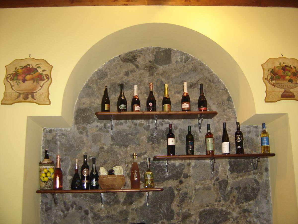 Ai Vecchi Crateri Hostal SantʼAlfio Exterior foto