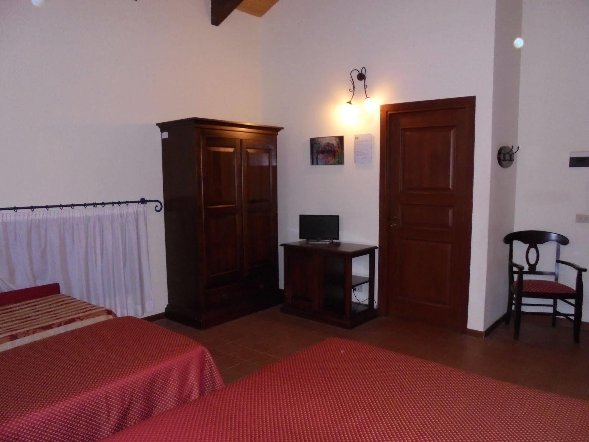 Ai Vecchi Crateri Hostal SantʼAlfio Exterior foto